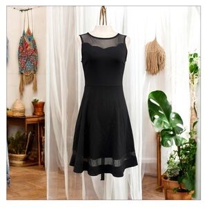 Monteau LBD- Mesh Neckline -Fit & Flare Dress -Mesh Skirt detail-NWOT-Sz S🖤